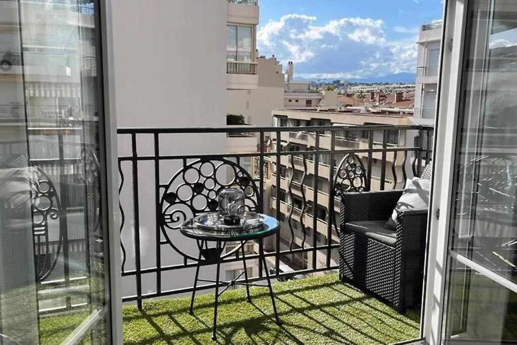 Croisette Immo Design 2P Croisette Rue Pasteur Bord De Mer Cannes